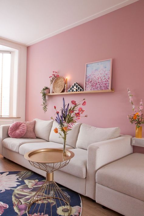 Pastel Living Room, Pink Living Room Decor, Murs Roses, Pastel Home Decor, Living Room Designs Small Spaces, Pink Living Room, Colourful Living Room, Cozy Room Decor, Apartment Decor Inspiration