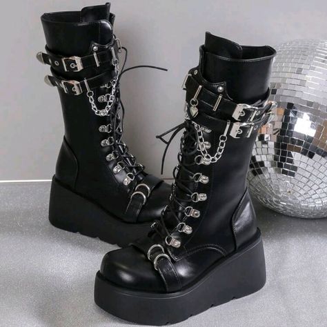 Blackpunk Style Thick Heel Platform Motorcycle Boots With Chain & Buckle Side Zipper Upper Material: Pu Leather Lining Material: Mesh Insole Material: Fabric Outsole Material: Pur Chunky Platform Combat Boots, Cute Ankle Boots For Women, Goth Punk Fashion, Motorcycles For Women, Punk Fashion Women, Blonde Photoshoot, Clockwork Creepypasta, Cute Goth Outfits, Emo Boots