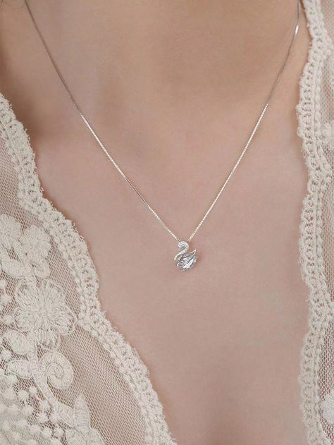 Simplistic Jewelry, Jewelry For Girlfriend, Swan Jewelry, Swan Necklace, Silver Swan, Necklace For Girlfriend, Gold Collar, Fancy Jewellery, Jewelry Lookbook