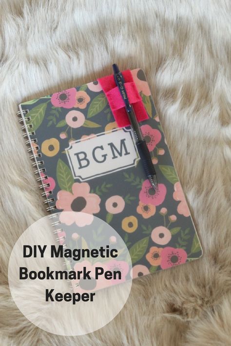 #ad DIY Magnetic Felt Bookmark Pen Keeper #PilotYourLife #CollectiveBias @target  @pilotpen Planner Pens Holder, Magnet Bookmark, How To Make Magnets, Bookmark Pen, Blog Calendar, Felt Bookmark, Pencil Holders, Pen Diy, Planner Pens