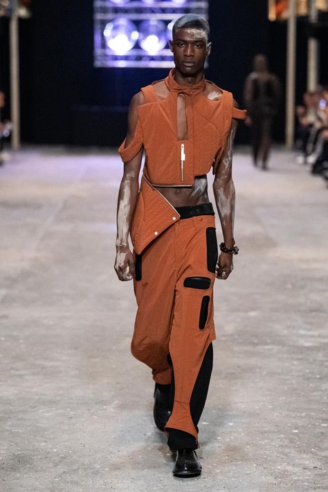 A-Cold-Wall Spring 2020 Menswear Collection Menswear 2020, Mens Fashion Wedding, Mens Fashion Editorial, A Cold Wall, Menswear Runway, Mens Fashion Business, Mens Fashion Urban, Futuristic Fashion, Menswear Fashion