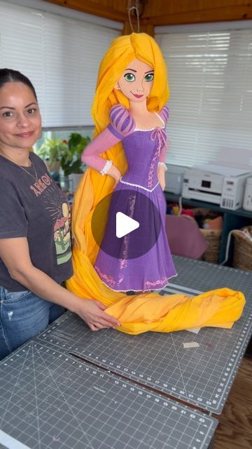 Rapunzel Pinata, Rapunzel Party Ideas, Pinata Diy, Rapunzel Party, Piñata Ideas, Diy Pinata, Rapunzel Hair, May 1, Rapunzel