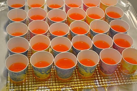 How to Make Better, Stronger Jell-O Shots Strong Jello Shots, Alcholic Halloween Drinks, Strong Jello Shots Recipe, Jello Shots Recipes, Alcohol Jello Shots, Shots Recipes, Making Jello Shots, Best Jello Shots, Jello Shots Vodka