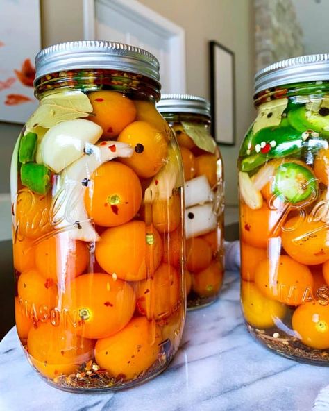 Pickled Cherry Tomatoes with Jalapeños - A Sprinkle of Salt Cherry Tomatoes Pickled, Pickled Green Cherry Tomatoes Recipe, Pickled Cherry Tomatoes Recipe, Tomato Ideas, Pickled Cherry Tomatoes, Grape Tomato Recipes, Canning Pickles Recipe, Freezing Recipes, Canning Cherry Tomatoes