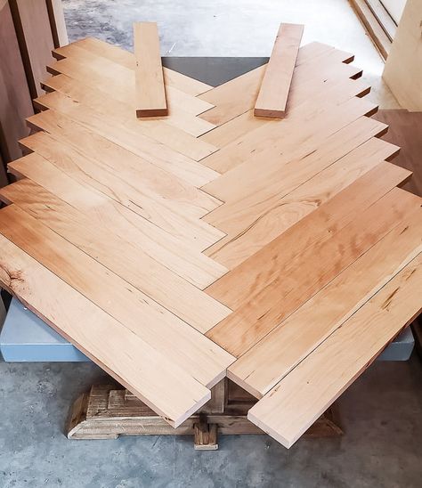 Herringbone Table Top Diy, Modern Farmhouse Coffee Table, Pallet Table Diy, Diy Table Top, Farmhouse Coffee Table, Herringbone Wood, Coffee Table Farmhouse, Turned Wood, Wood Table Top