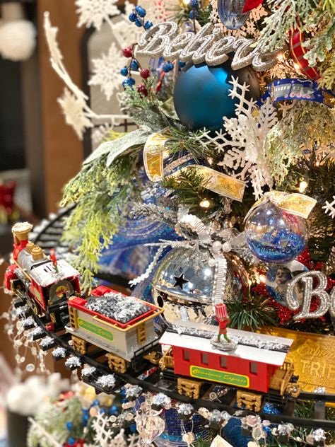 Polar express train Polar Express Themed Christmas Tree, Polar Express Tree Decorations, Polar Express Christmas Tree Theme, Polar Express Christmas Tree, Polar Express Christmas Party, Polar Express Theme, Polar Express Christmas, Diy Tree Topper, Polar Express Train