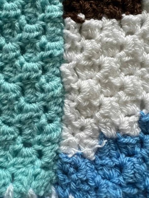 How to join a C2C blanket together - off the hook for you How To Join C2c Squares Together, Crochet Reference, Corner To Corner Blanket, C2c Patterns, Harry Potter Blanket, C2c Blanket, C2c Crochet Blanket, Crochet Charts, Corner To Corner Crochet