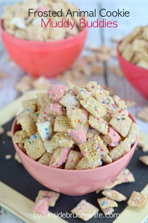 Frosted Animal Cookie Muddy Buddies - Inside BruCrew Life Puppy Chow Recipes, Animal Cookie, Chex Mix Recipes, Muddy Buddies, Snack Mix Recipes, Animal Cookies, Yummy Sweets, Snack Mix, How Sweet Eats