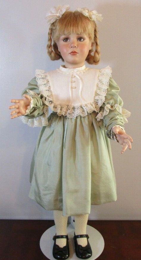 Pearl Market, Victorian Gothic Style, Glass Dolls, Vintage Porcelain Dolls, Antique Porcelain Dolls, Doll Aesthetic, Lifelike Dolls, Haunted Dolls, Toys Toys