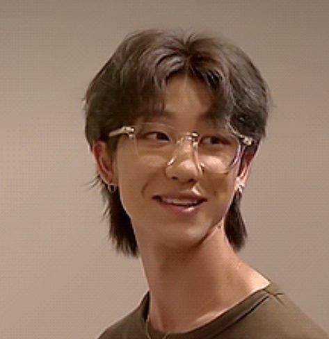 Center Part Mullet Men, Center Part Mullet, Curtain Mullet, Middle Part Mullet, Mullet Hairstyle Men, Wavy Mullet, Masc Hair, Modern Mullet Haircut, Korean Mullet