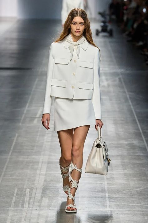 The 7 Major Spring 2025 Trends, According to Milan Fashion Week | Who What Wear 2025 Trends, 2025 Fashion, Spring 2025, Milano Fashion Week, Fantasy Gowns, Fashion Runway, Ermanno Scervino, Fashion Editor, Suit Fashion