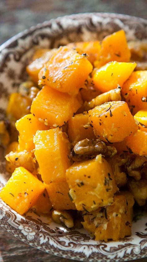 Butternut Squash Thanksgiving, Butter Squash Recipe, Squash Thanksgiving, Dinner Butternut Squash, Butternut Squash Side Dish, Easy Butternut Squash, Walnut Recipes, Vanilla Recipes, Vegetables Recipes