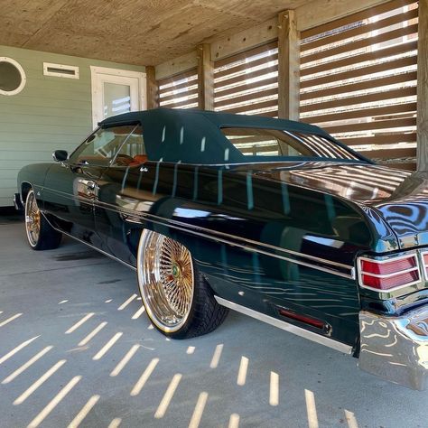 Old School Chevy, Chrysler 300 Custom, Chevy Caprice Classic, Box Chevy, Chevy Blazer K5, Donk Cars, Classic Cars Chevy, Caprice Classic, School Car