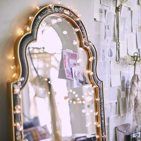 Elaborate Arched Mirror Harry Potter Pottery Barn, Harry Potter Home Decor, Harry Potter Home, Industrial Office Furniture, Harry Potter Bedroom, Arched Mirror, Furniture Logo, Harry Potter Room, Arch Mirror