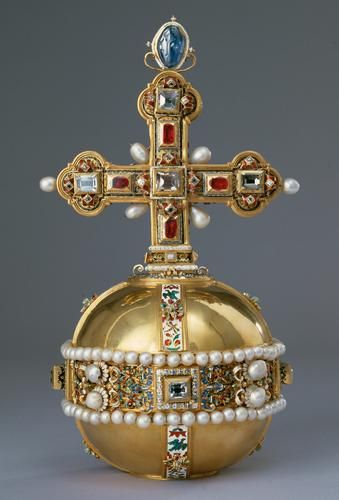 The Imperial Orb follows the formal concept introduced in the Crown of Rudolph II (Inv. No. SK_WS_XIa_1). As in the Crown, the decoration consists of diamonds, rubies and pearls as well as a single large sapphire at the top of the cross. The wide, pearl-lined equatorial band of the Orb and the crown circlet are set with large diamonds, interspersed with pairs of pearls embedded in enamelled rosettes. The space between is filled with arabesques of enamelled gold. ca. 1612. Globus Cruciger, Kunsthistorisches Museum Wien, Royal Crown Jewels, Royal Crowns, Kunsthistorisches Museum, Historical Jewellery, Roman Emperor, Royal Jewels, Royal Jewelry