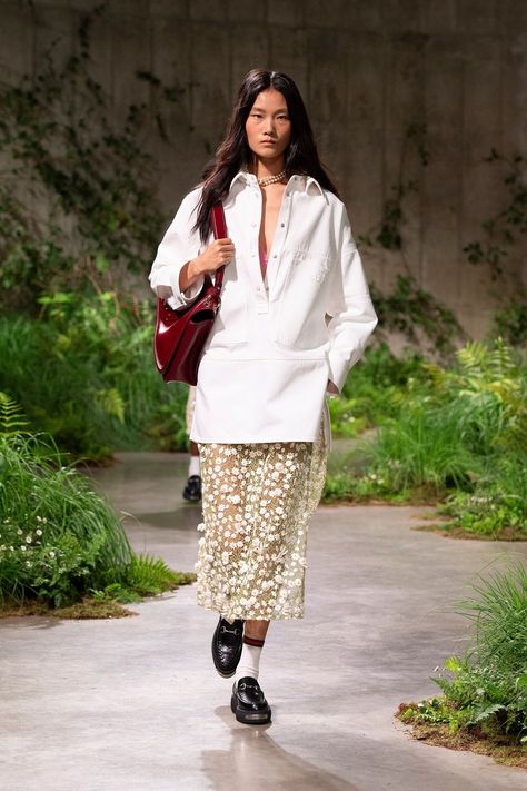 Resort 2025, Gucci Fashion, John Galliano, Mode Inspo, Mens Accessories Fashion, 가을 패션, Summer Trends, Mode Inspiration, London Fashion