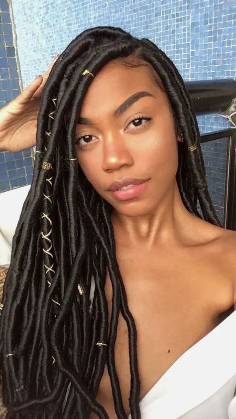 Dreadlocks with Extensions: Everything to Know About Them Faux Locs Extensions, Box Dreads, Locs Extensions, Black Box Braids, Short Locs Hairstyles, Faux Locs Hairstyles, Braids Hairstyles Pictures, Braided Wig, Girls Braids