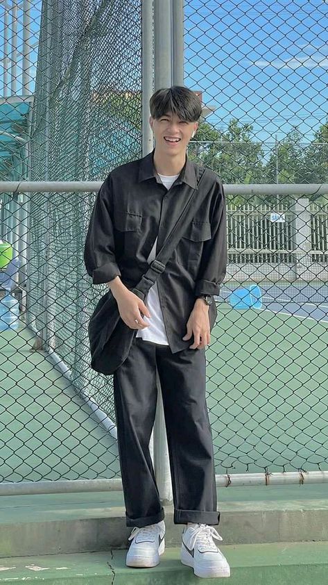 Korean Men Summer Outfit, Asian Male Summer Outfits, Japan Spring Outfit Men, Japan Aesthetic Outfit Men, Asian Men Streetwear, Black Longsleeves Outfit Men, Japan Summer Men Outfit, Black Longsleeves Outfit, Japanese Americana Fashion Men Summer