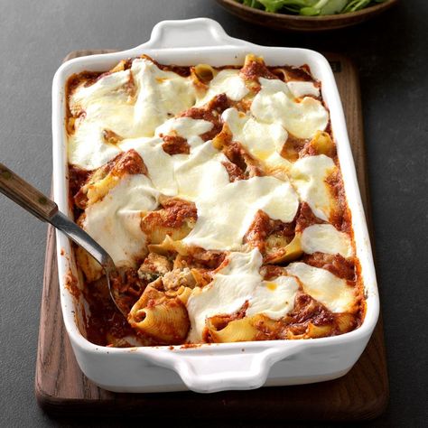 When chicken Parmesan meets stuffed shells, it's love at first bite. The texture of the chicken holds up in the deliciously creamy and cheesy mixture. —Cynthia Gerken, Naples, Florida Meatless Casseroles, Taco Cornbread, Potpie Recipe, Pastitsio Recipe, Nacho Chicken, Custard Bars, Raspberry Custard, Crescent Wreath, Buttery Cornbread