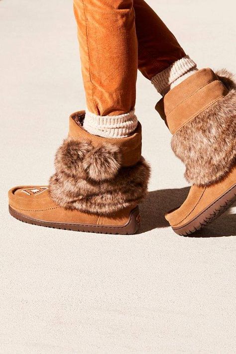 Manitobah Faux Fur Half Mukluk With Pompoms Mukluks Outfit, Mukluk Boots, Manitobah Mukluks, Ugg Style Boots, Fuzzy Boots, High Quality Boots, Ugg Style, Vegan Boots, Cozy Socks