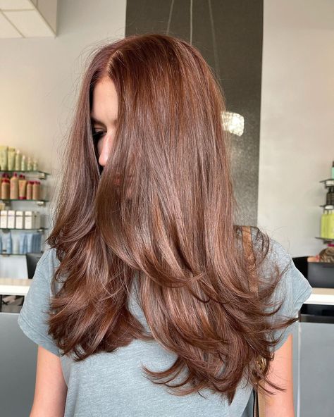 35 Chestnut Brown Hair Colors You Gotta See Next (Photos)