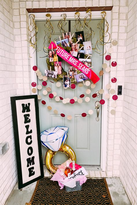 Bachelorette Party Decorations Themes, In Home Bachelorette Party Ideas, How To Throw A Bachelorette Party, Bachelorette Home Party Ideas, Bachelorette Weekend Decorations, Bachelorette At Home Ideas, Bachelor Party Ideas Decoration, Bachelorette Party Ideas Decorations Diy, Bachelorette Party Ideas Funny