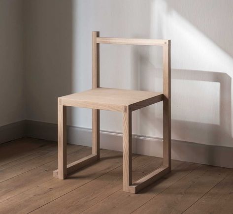 Stockholm-based All Matters designed the PINNE 04 chair that celebrates the minimalist beauty in refined materials + subtle asymmetries. Minimalist Chair, Kursi Bar, Chair Design Wooden, Diy Holz, Stackable Chairs, Swedish Design, Wooden Chair, Wood Chair, Chair Design