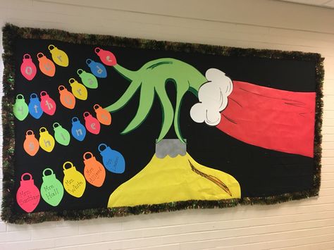 How the Grinch Stole Christmas bulletin board for elementary school. Grinch Bulletin Board Ideas, Grinch Bulletin Board, Christmas Board Decoration, Daycare Bulletin Boards, December Bulletin Boards, Door Decorations Classroom Christmas, Holiday Bulletin Boards, Christmas Bulletin Boards, Diy Bulletin Board