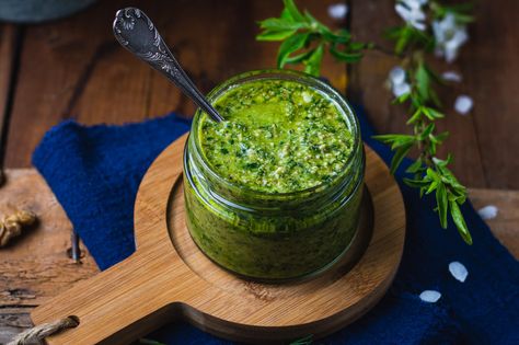 Wild Garlic and Dill Pesto Recipe Dill Pesto, Food And Mood, Basil Seeds, How To Make Pesto, Irish Soda, Wild Garlic, Burger Sauce, Irish Soda Bread, Minestrone Soup