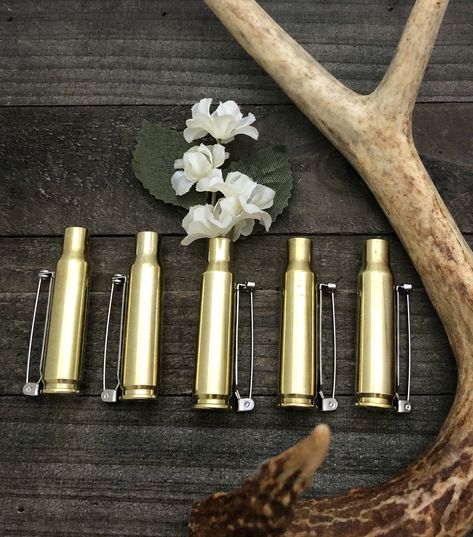 Country Themed Wedding Colors, Hunting Themed Wedding Decorations, Mr And Mrs Smith Wedding Theme, Classy Country Wedding Decor, Hunting Theme Wedding Ideas, Shotgun Shell Boutonniere Diy, Hunting Wedding Decor, Diy Western Wedding Decorations, Shotgun Wedding Ideas