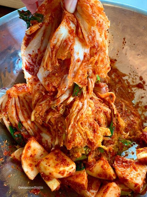 Korean Vegan Kimchi With Napa Cabbage, Baechu Pogi Kimchi - Seasoned by Jin Vegan Kimchi Recipe, Korean Vegan, Vegan Kimchi, Fermented Kimchi, Kimchi Recipe, Korean Cooking, Pickled Veggies, Korean Dishes, Napa Cabbage