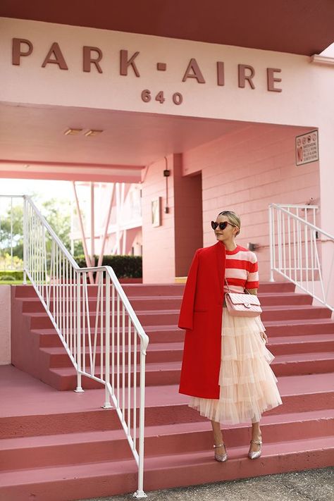 A LOT OF LOVE // RED & PINK Blair Eadie, Glitter Fashion, Atlantic Pacific, Preppy Plaid, Fashion Sites, Valentine's Day Outfit, Red Coat, Red Outfit, Komplette Outfits