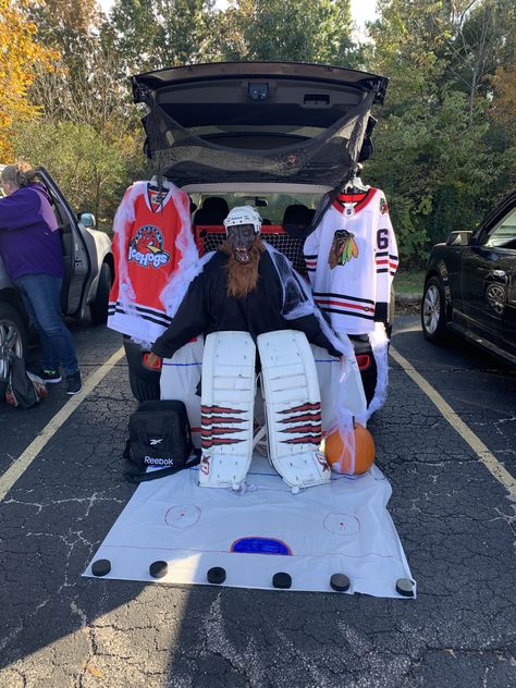 Hockey Trunk Or Treat Ideas, Trunk Or Treat Hockey Theme, Zamboni Halloween Costume, Hockey Floats For Parade, Hockey Trunk Or Treat, Hockey Costume Halloween, Hockey Halloween Decorations, Hockey Halloween Costume, Hockey Halloween