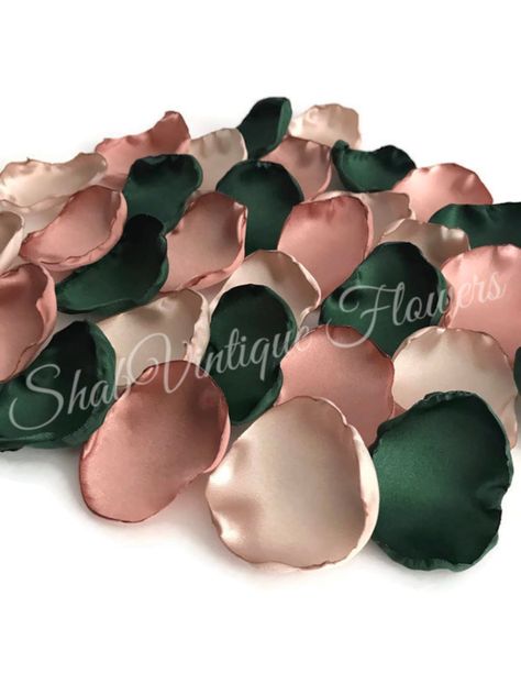 Emerald Green And Rose Gold Wedding, Emerald Green Wedding Colors Scheme, Emerald Green Wedding Party, Wedding Aisles, Bridal Decor, Flower Girl Petals, Bridal Honeymoon, Champagne Flowers, Green Themed Wedding