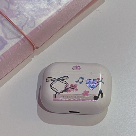 Decorated Airpods Case, Drawing On Airpods, Decorated Airpods, Airpods Decoration, Airpods Stickers, Aesthetic Airpods Case, Airpods Case Aesthetic, Airpods Aesthetic, Bored Drawing