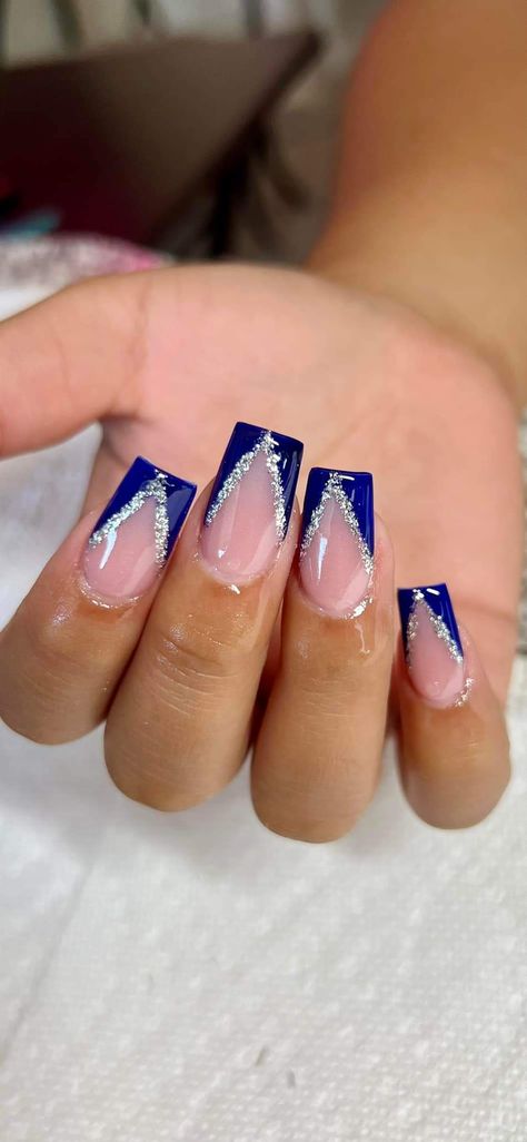 Nails Acrylic Navy Blue And Silver, Blue French Tip With Glitter Line, Midnight Blue Nail Ideas, Short Dark Blue French Tip Nails, Simple Nail Designs Navy Blue, Short Navy Blue Nails Acrylic, Navy Blue Nails For Hoco, Sparkly Navy Blue French Tip Nails, Navy Blue Nails With Silver Design