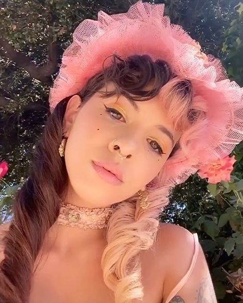 giana💞 on Instagram: “literally STOP. she’s gorgeous, i cant😭 {#melaniemartinez #littlebodybigheart #crybaby #k12}” Melanie Martinez, I Cant, Tumblr, Hair, Pink, On Instagram, Instagram