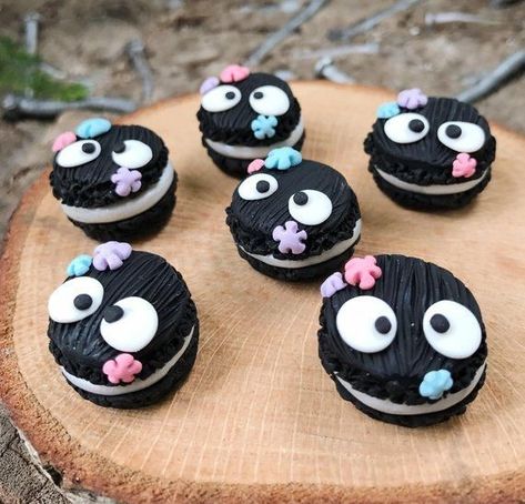 Totoro Party Decorations, Totoro Birthday, Studio Ghibli Party, Totoro Party, Japanese Party, Soot Sprite, Anime Cake, Cute Baking, Sweet Snacks Recipes