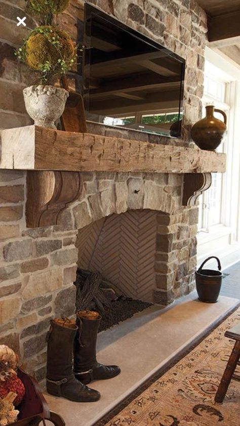 Rustic Farmhouse Fireplace, Fireplace Cozy, Rock Fireplaces, Farmhouse Fireplace, Rustic Fireplaces, Fireplace Remodel, Farmhouse Home Decor, Diy Fireplace, Home Fireplace