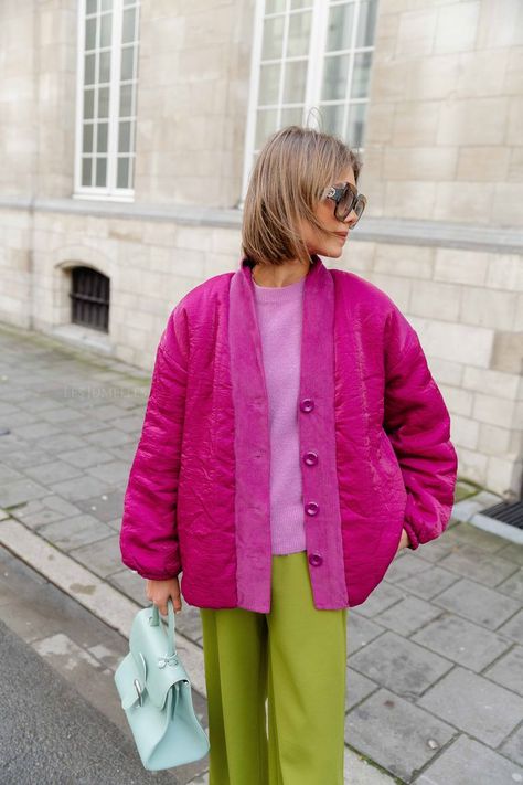 Pink Jacket Outfit, Quilted Jacket Outfit, Magenta Sweater, Satin Clothing, Sweater Oversize, Quilt Jacket, Jacket Outfit, Winter Fits, Pink Jacket