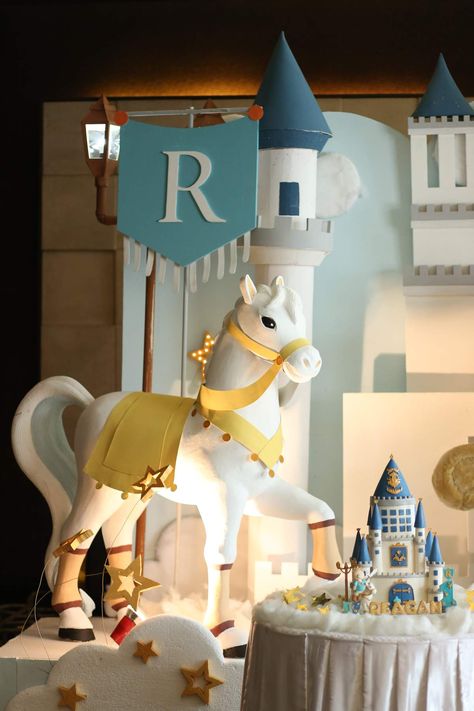 Royal Prince Birthday Theme, Royal Themed Birthday Party, Horse Birthday Party Decorations, Bear Birthday Party Ideas, 1st Birthday Decorations Boy, Royal Prince Birthday Party, Prince Birthday Theme, Themed Cake Pops, Royal Birthday Party