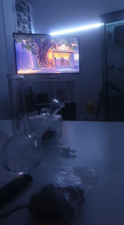 #lofi #bong #vibe #chill Sesh Spot, Chill Vibes Aesthetic, Chilling Aesthetic, Bong Aesthetic, Chill Pics, Chilling Vibes, Japan 80's Aesthetic, Chill Life, Chill Aesthetic