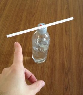 Static straw – Experiment | The Science Magician – Dr Matt Pritchard Magic Effect, Science Demonstrations, Hair Science, Education Tools, Fast Motion, Static Hair, Drinks Bottle, Teaching Science, Science For Kids