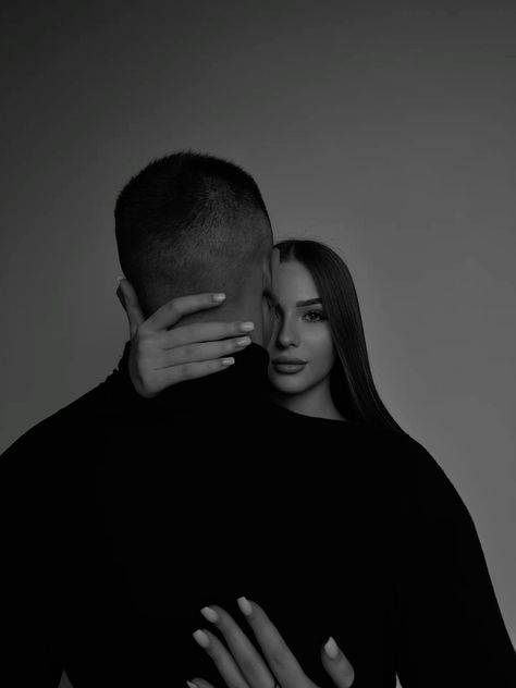 Self Portrait Poses Couple, Mysterious Couple Pictures, Photoshoot Ideas Boyfriends, Couple Photo No Face, Couple Goal Instagram, Mafia Couple Photoshoot, Private Couple Poses, Couple Picture Ideas No Face, Couples Photoshoot Black And White