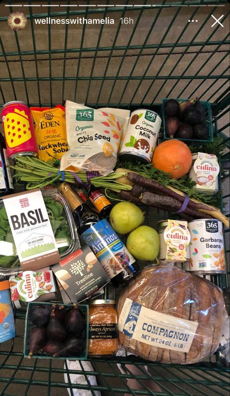 Healthy Supermarket List, Healthy Grocery Basket Aesthetic, That Girl Grocery List, Healthy Grocery Cart, Grocery List Aesthetic, Whole Foods Shopping, Sprouts Grocery, Vegan Groceries, Healthy Grocery Shopping