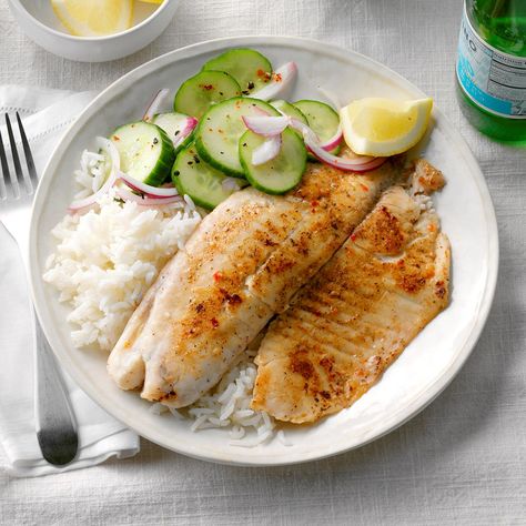 Tilapia with Jasmine Rice Jasmine Rice Recipe, Fish And Rice, Jasmine Rice Recipes, White Rice Recipes, Cheesy Chicken Broccoli, Tilapia Recipes, Monthly Meal Planning, Chicken Breast Recipes Healthy, Baked Fish