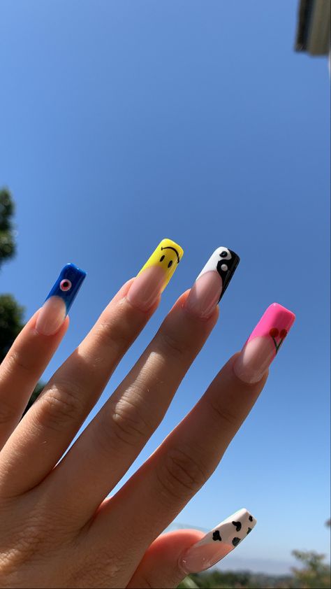 Nails With Smiley Face X Eyes, Nails With Faces Design, X Eyes Smiley Face Nails, Smiley Nails Acrylic, Yin Yang Nails Acrylics, Acrylic Nails Smiley Face, Smiley Face Nails Aesthetic, Acrylic Nails Evil Eye, Evil Eye Acrylic Nails