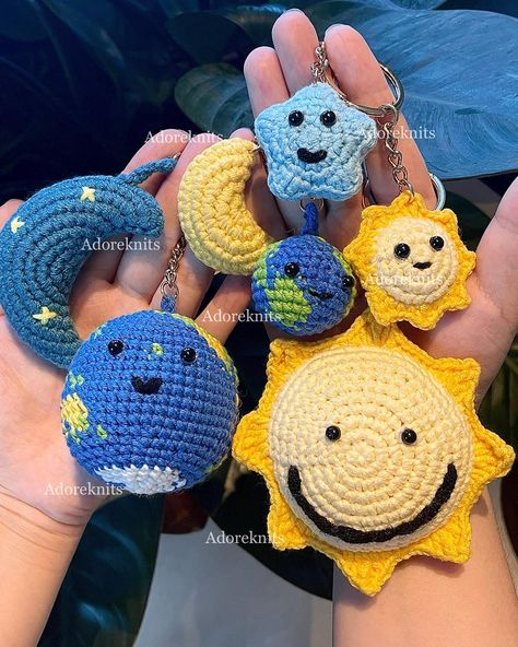 Personalized Crochet decor,Sun/ Earth/ Moon/ Star Keychain Fob Rings, Milklove Doll, Tote Bag/Wallet Charm 🌍Big：Diameter：6cm 🌍Small：Diameter：3.5cm ☀️Big：Diameter：10cm ☀️Small：Diameter：5cm 🌛Big：Length：7.5cm 🌛Small：Length：5cm ⭐️Small：Diameter：3.5cm https://adoreknitsstore.etsy.com #crochet #crochetaddict #milklove #keychain #earth #moon #star #sun #giftideas #universe #giftforher Crochet Moon Keychain, Crochet Purse Charms, Crochet Earth, Crochet Moon, Crochet Wallet, Sun And Earth, Keychain Fob, Mode Crochet, Crochet Keychain