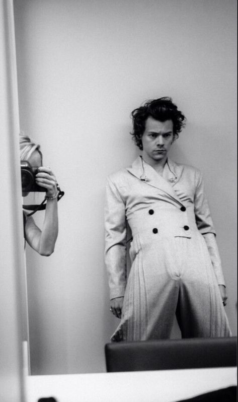 Francis Wolff, Harry Styles One Direction, Harry 1d, Harry Styles Aesthetic, Harry Styles Cute, Haikou, Harry Styles Wallpaper, Harry Styles Pictures, Harry Styles Photos