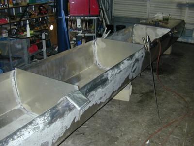 Construction and Welding of Aluminum Houseboat Pontoons. I'm building an aluminum pontoon houseboat, and wanted to post some construction tips, pictures, and details to help others who are considering building Pontoon Houseboat, Mobile Home Kitchens, Utility Boat, Working Boat, Boat Restoration, Make A Boat, Jet Boat, Mobile Home Decorating, Mobile Home Living